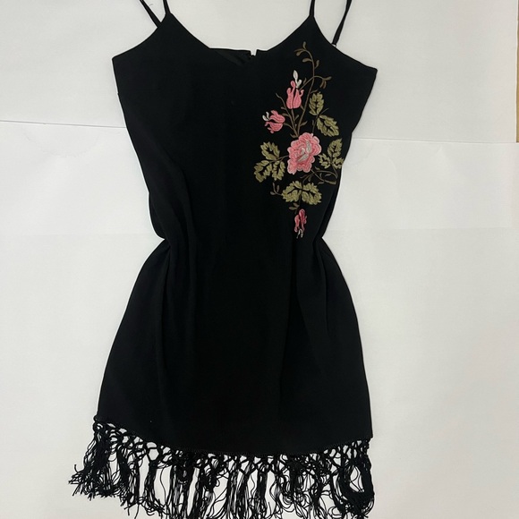 Guess floral embroidered fringe dress - whimsigoth cottage core - size medium - Picture 2 of 12
